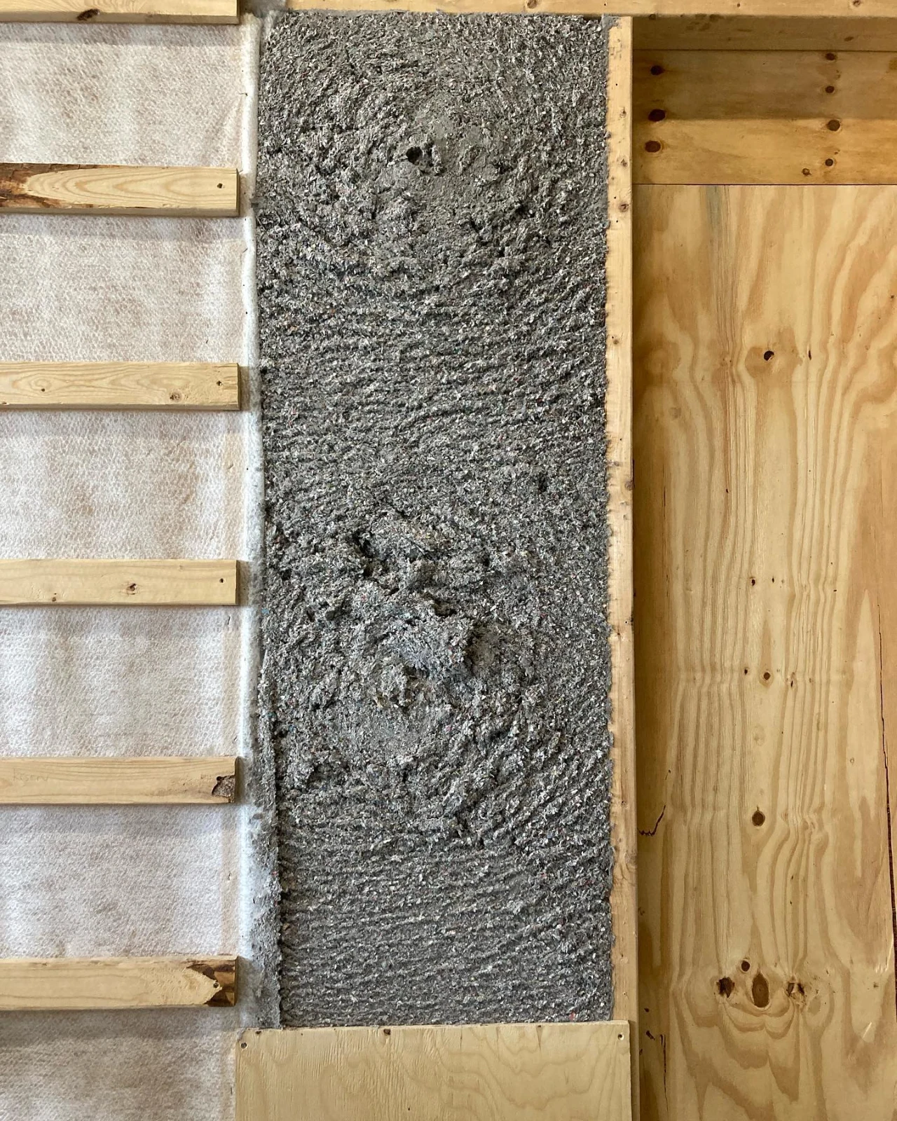 Väggisolering med cellulosa-lösull